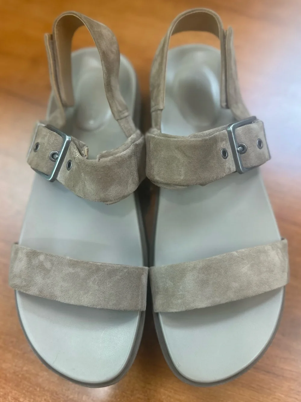 Vionic Torrance Platform Sandal Lug Comfort Cushion Taupe Suede Women’s Sz 9.5